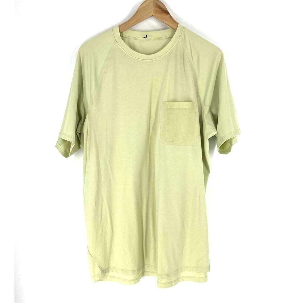 Lululemon T Shirt Medium Mens Dewy Green Ventilated Hiking Short Sleeve Pocket